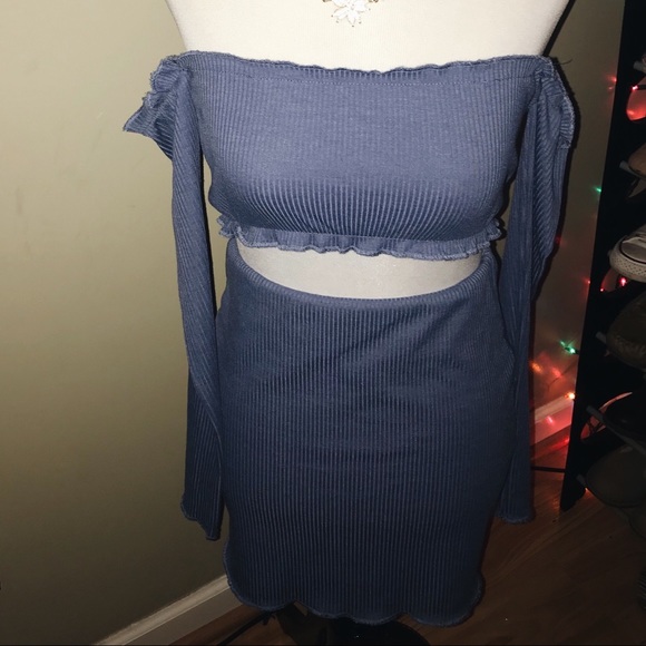 Two piece set - Picture 2 of 2